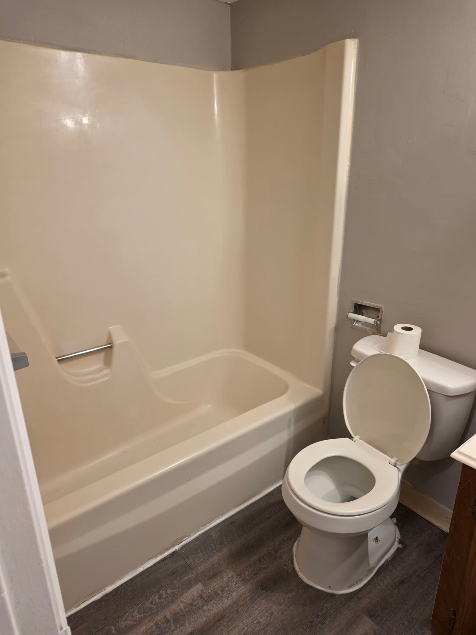 Wichita Apartment: 1325 N MERIDIAN AVE