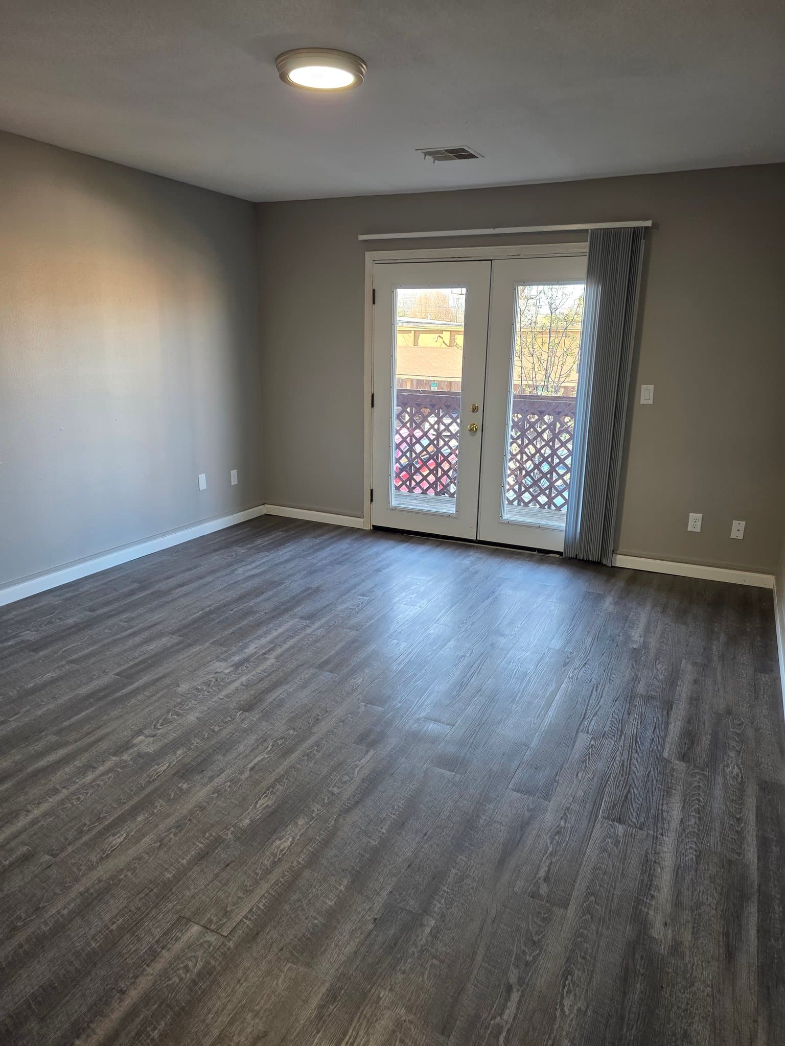 Wichita Apartment: 1325 N MERIDIAN AVE