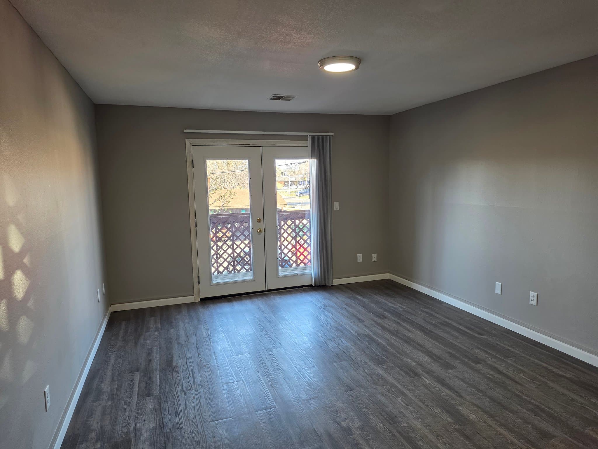 Wichita Apartment: 1325 N MERIDIAN AVE