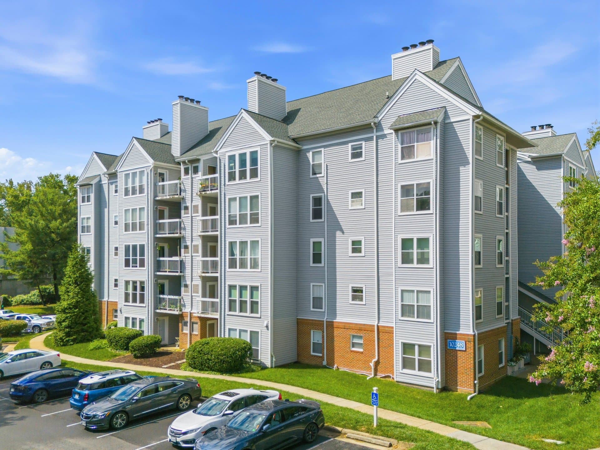 Oakton Condo: 10248 Appalachian Cir