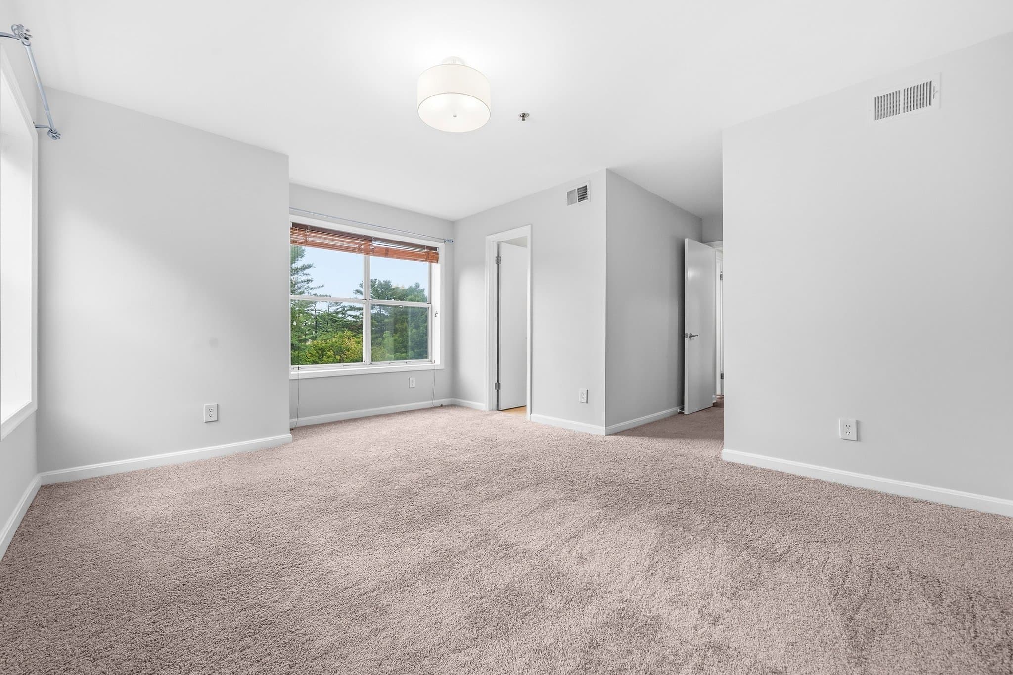 Oakton Condo: 10248 Appalachian Cir