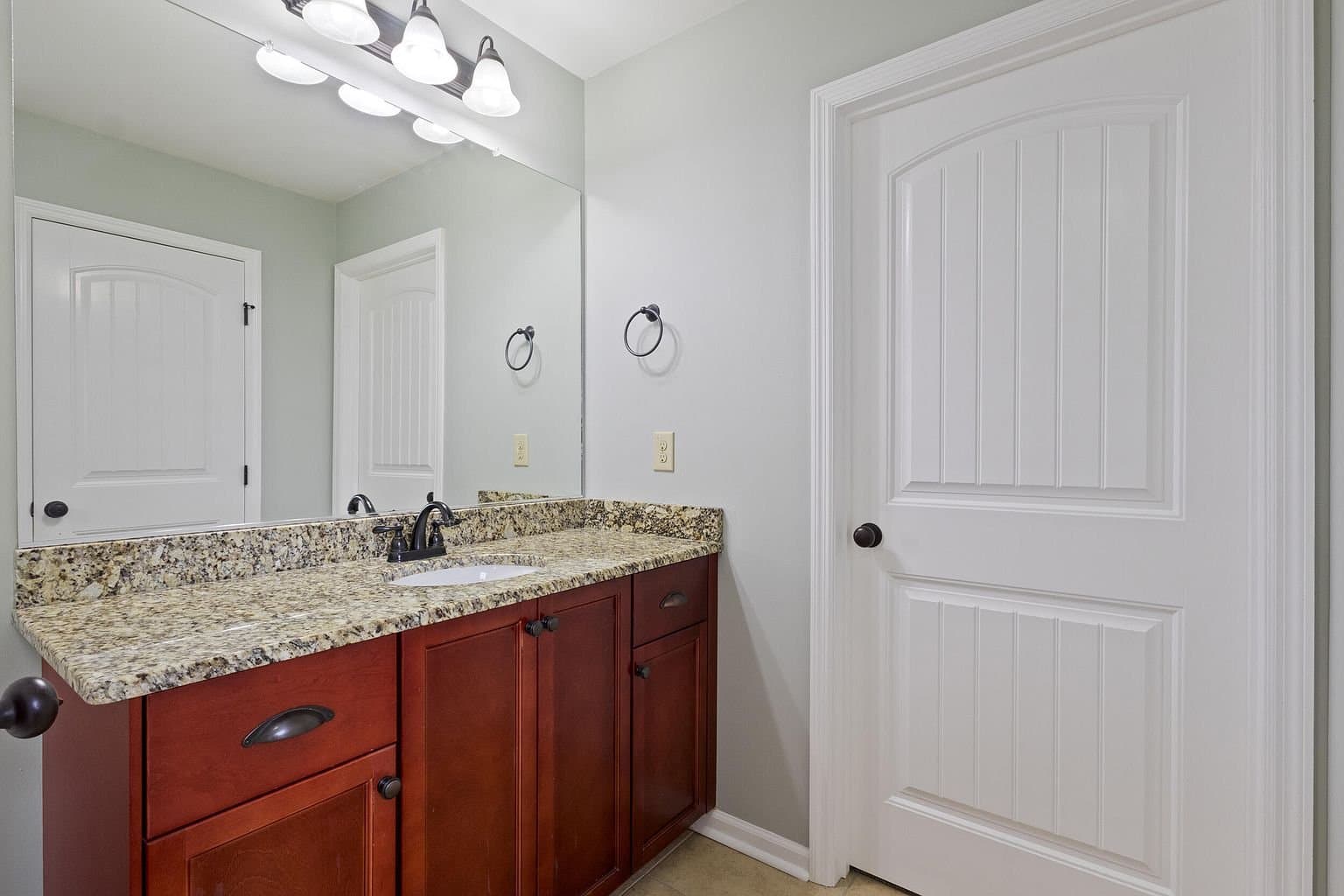 Augusta House: 5309 Bull St