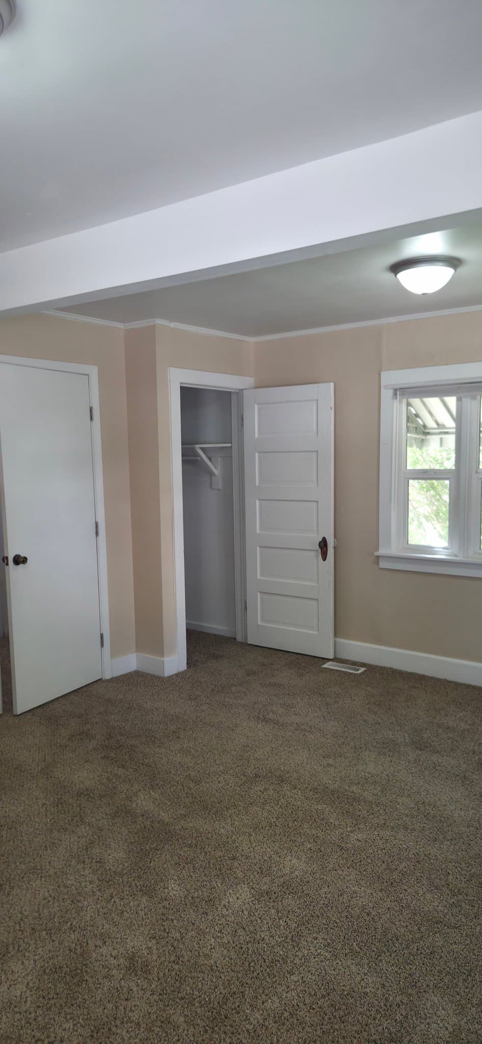 Midvale House: 7848 S Main St