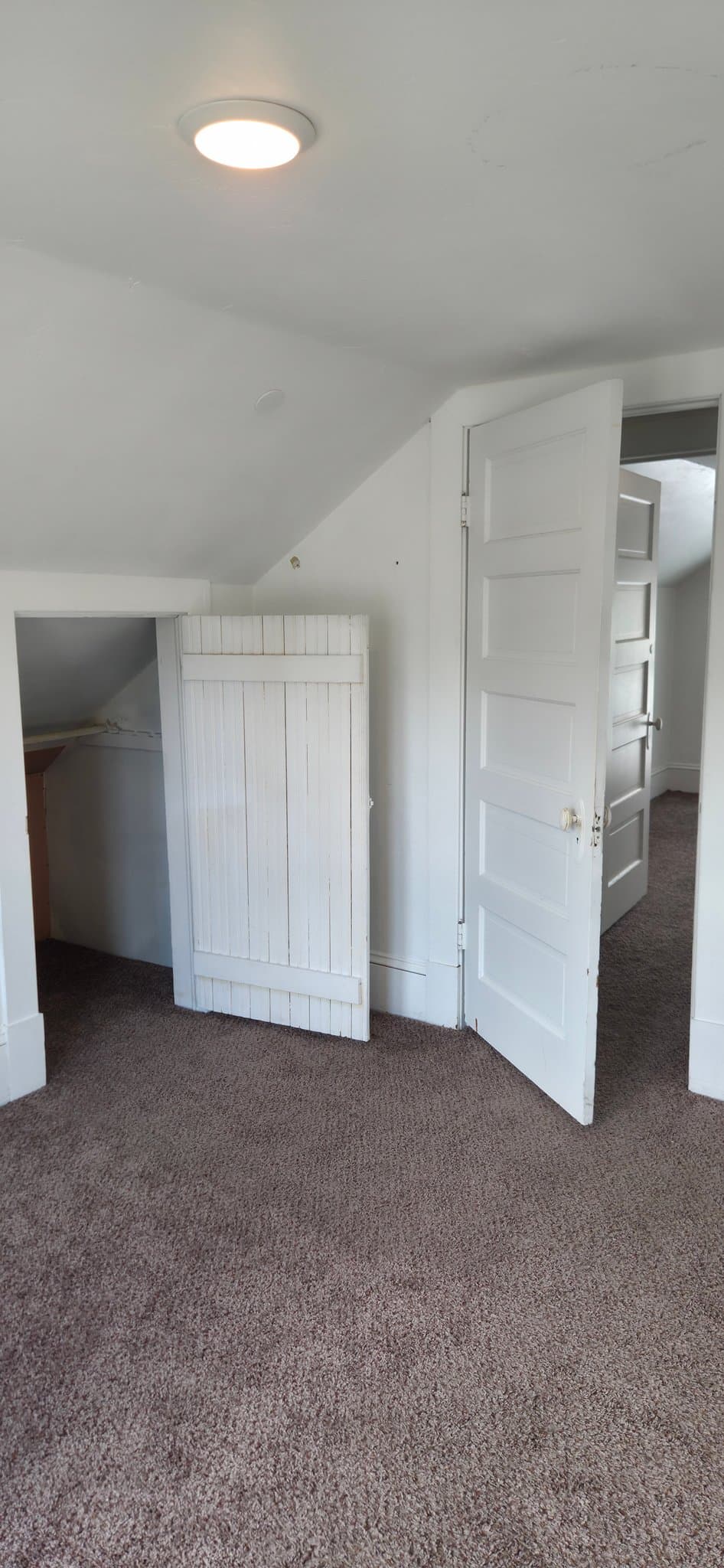 Midvale House: 7848 S Main St