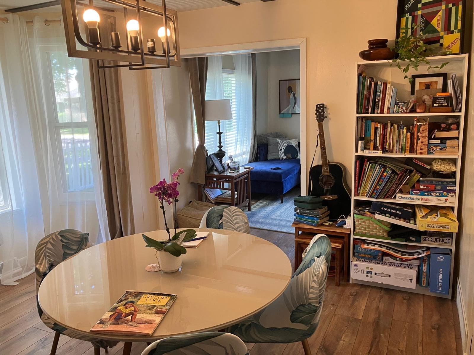 Marshfield House: 905 S. Cherry Ave