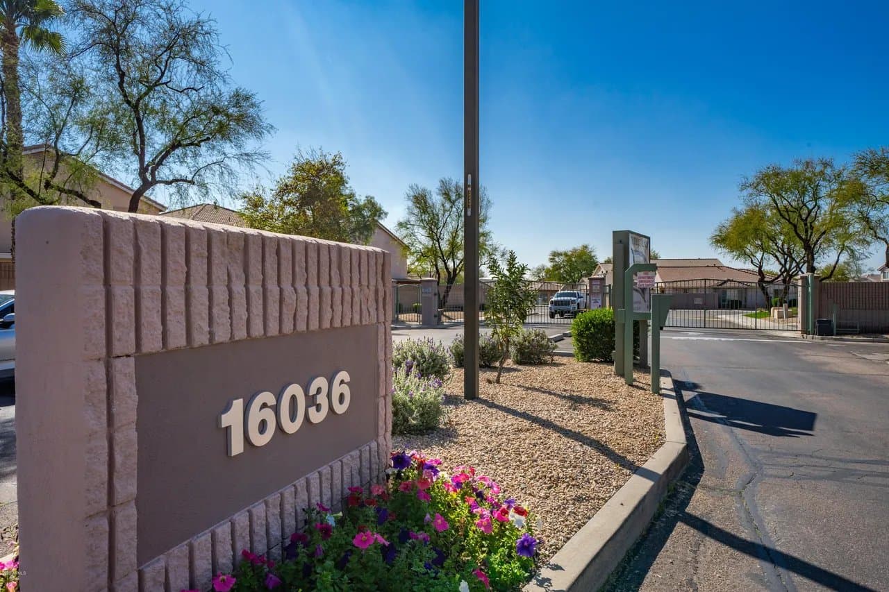 Phoenix House: 16036 N 11th Ave