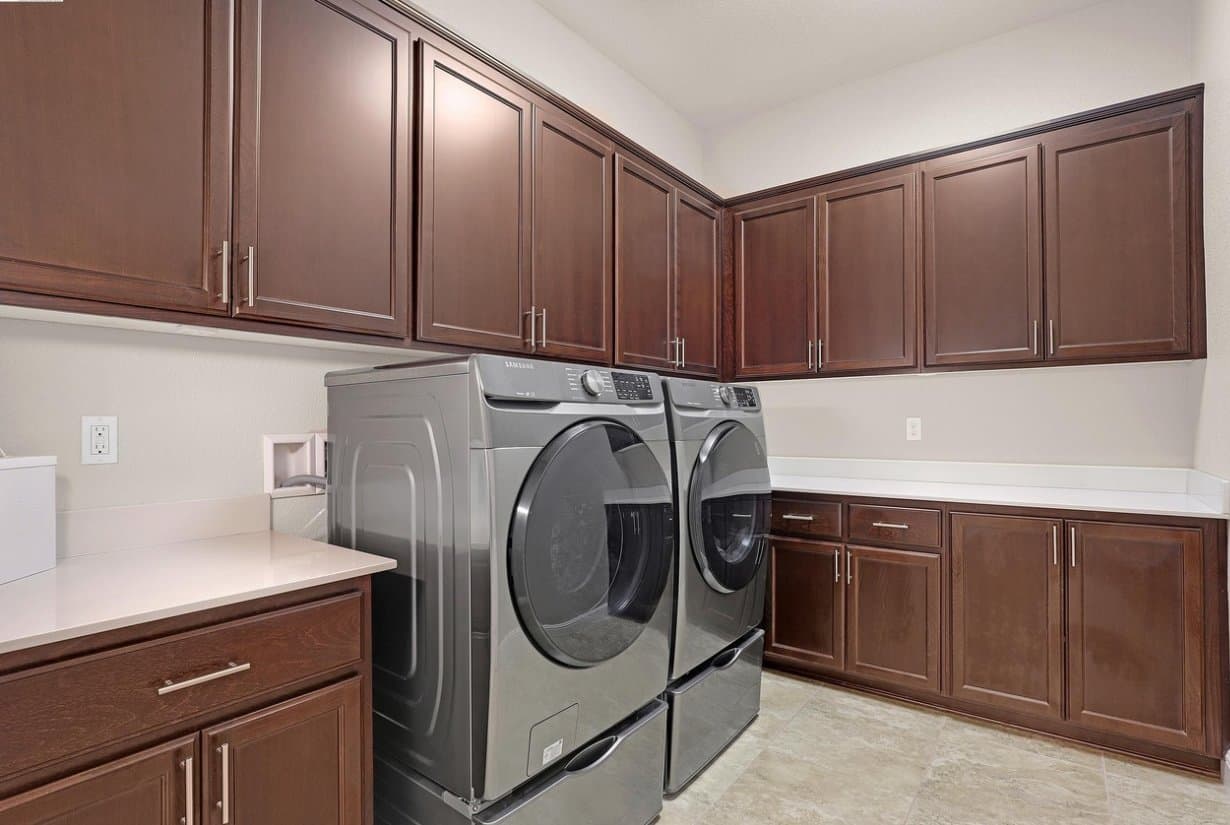 Brentwood House: 493 Yelland Way