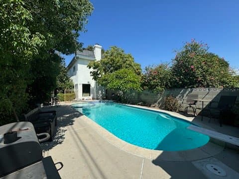 Van Nuys Single Room: 6727 Petit Ave