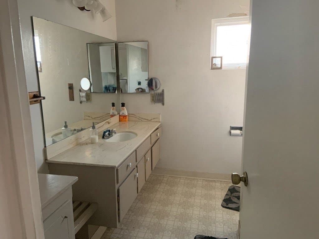 Van Nuys Single Room: 6727 Petit Ave