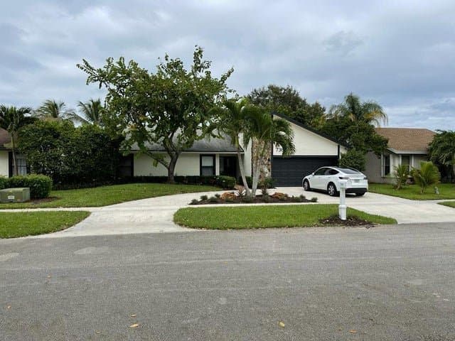 Boca Raton House: 7360 San Sebastian Dr
