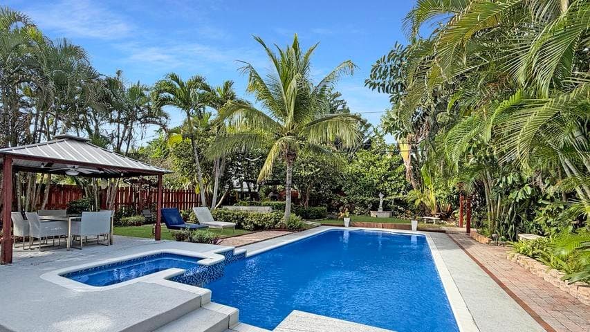 Boca Raton House: 941 SW 19th St