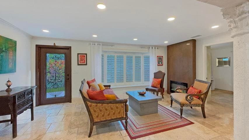 Boca Raton House: 941 SW 19th St