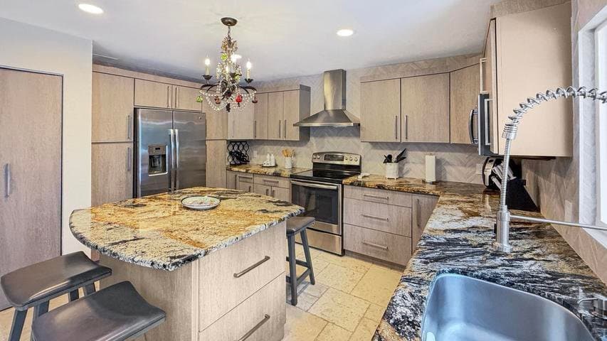 Boca Raton House: 941 SW 19th St