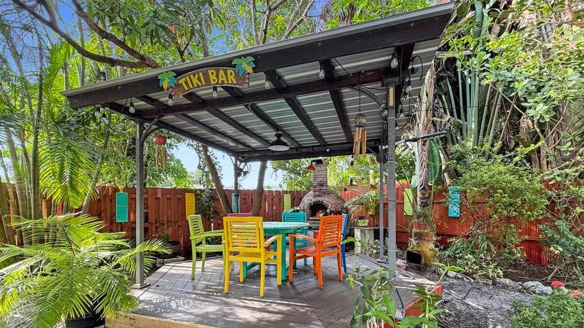 Boca Raton House: 941 SW 19th St