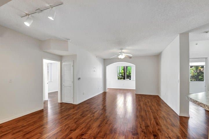 Hypoluxo Condo: 1200 Scotia Dr Apt 107
