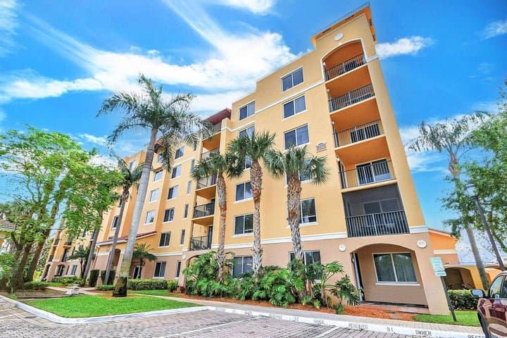 Hypoluxo Condo: 1200 Scotia Dr Apt 107