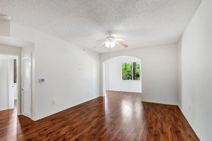 Hypoluxo Condo: 1200 Scotia Dr Apt 107