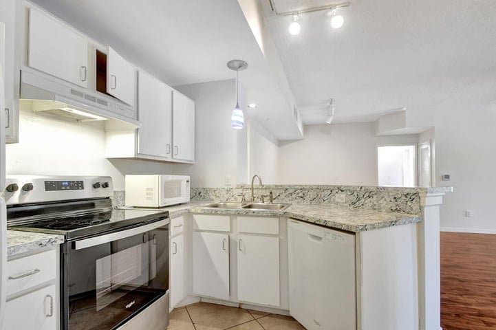 Hypoluxo Condo: 1200 Scotia Dr Apt 107