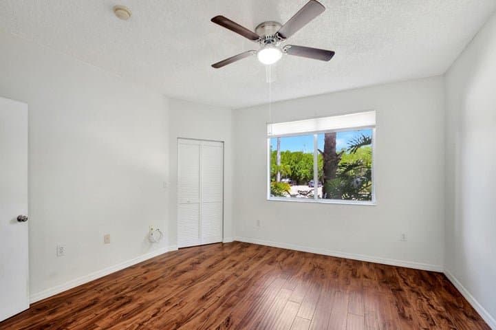Hypoluxo Condo: 1200 Scotia Dr Apt 107