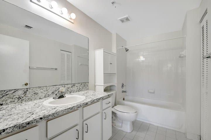 Hypoluxo Condo: 1200 Scotia Dr Apt 107