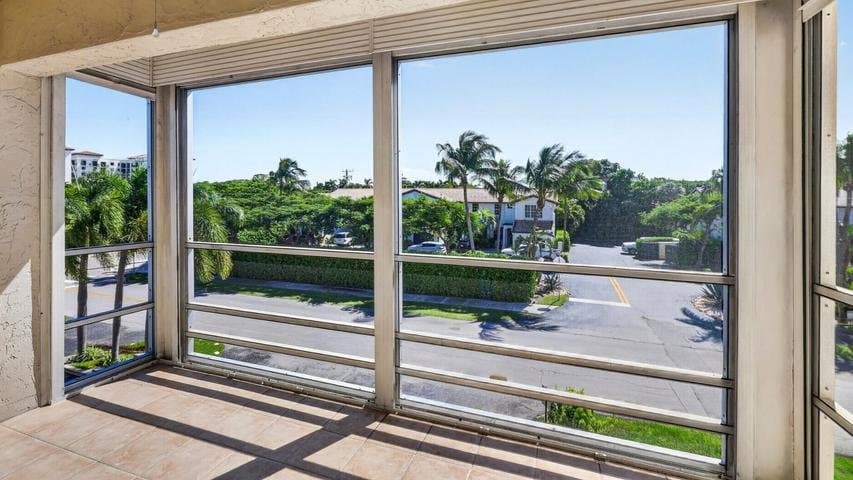 Boca Raton Condo: 331 SW 8th St Apt 3F