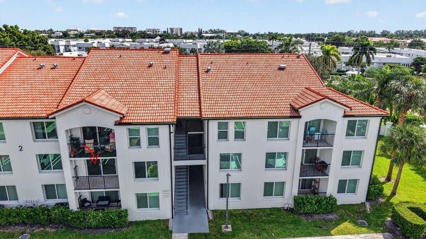 Boynton Beach Condo: 213 Villa Circle 213