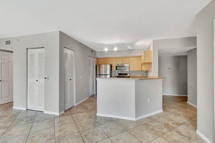 Boynton Beach Condo: 116 Villa Circle 116