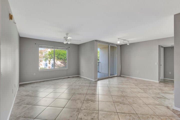 Boynton Beach Condo: 116 Villa Circle 116
