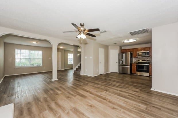 Stone Mountain House: 806 Mountain View Run