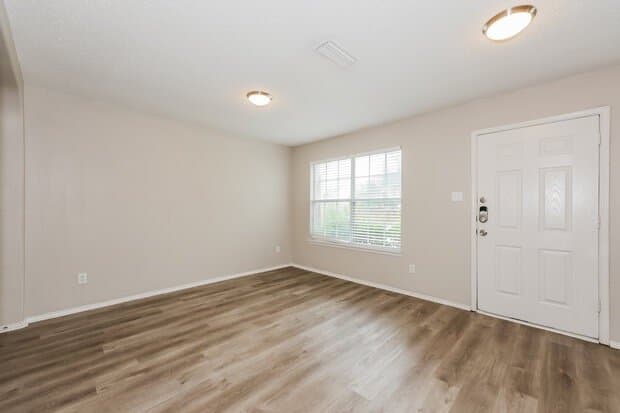 Stone Mountain House: 806 Mountain View Run