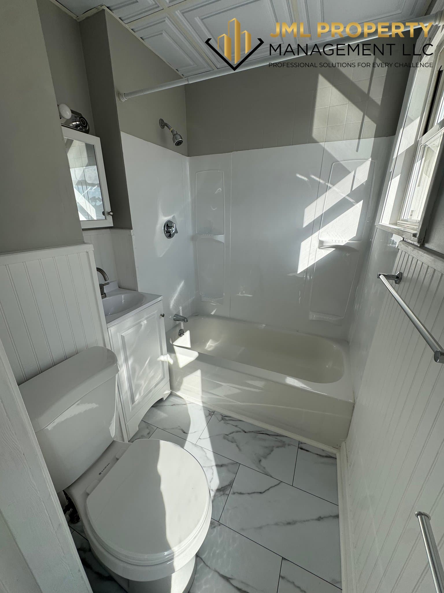 Fall River Apartment: 321 Union St