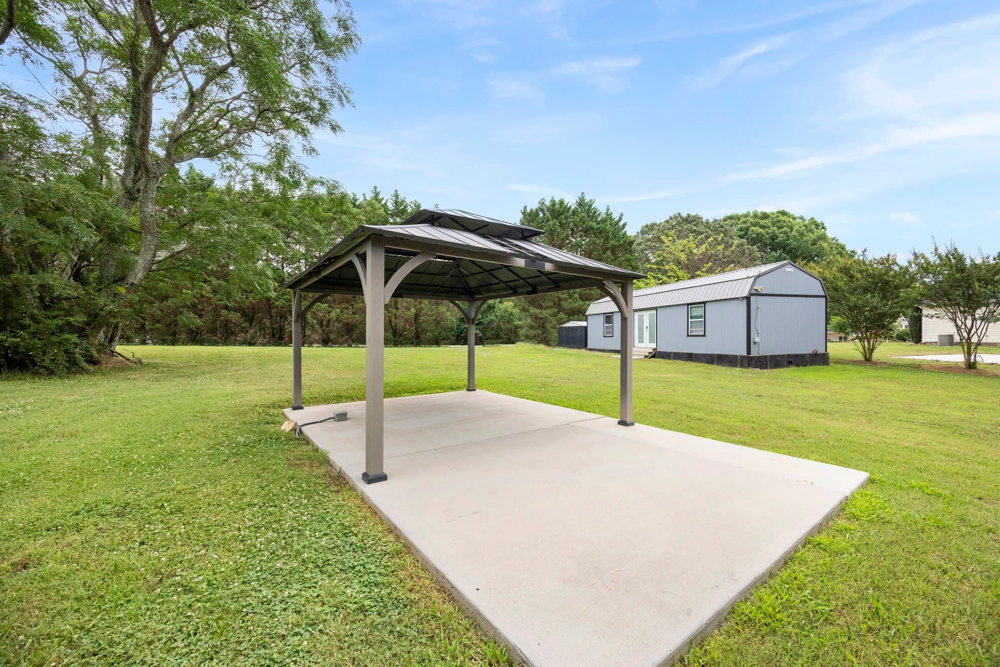 Monroe House: 2801 Sweetgrass Ln