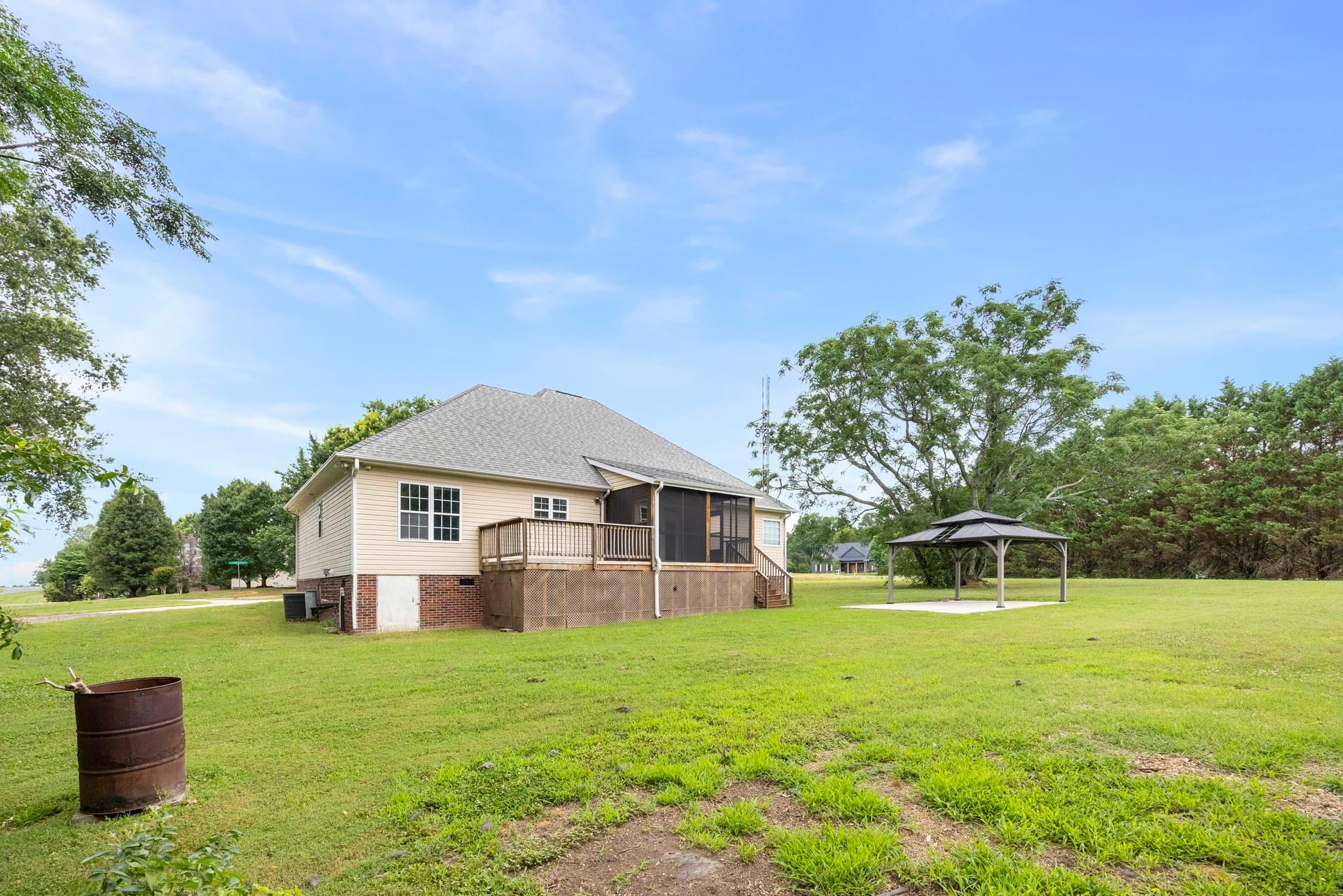 Monroe House: 2801 Sweetgrass Ln