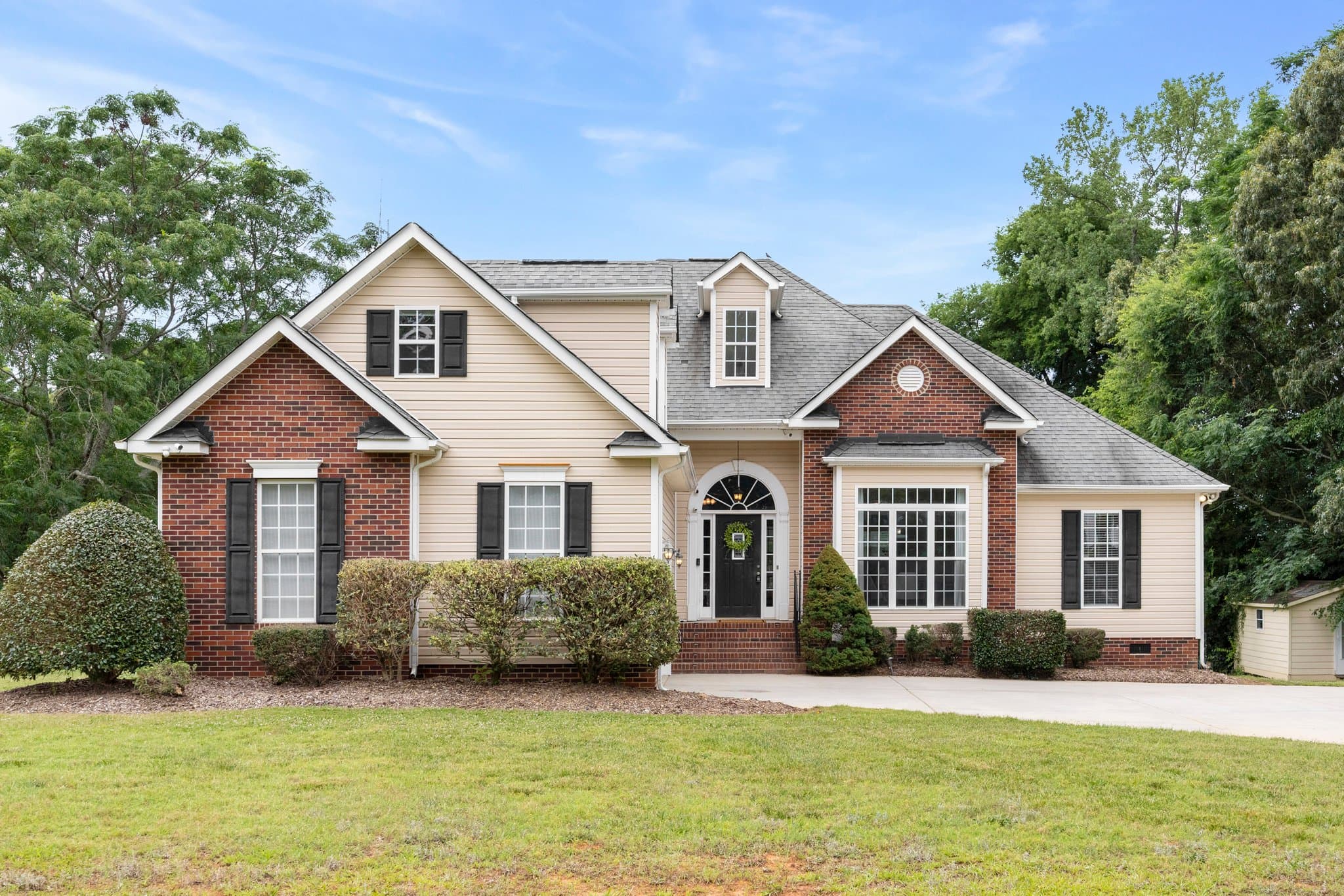 Monroe House: 2801 Sweetgrass Ln