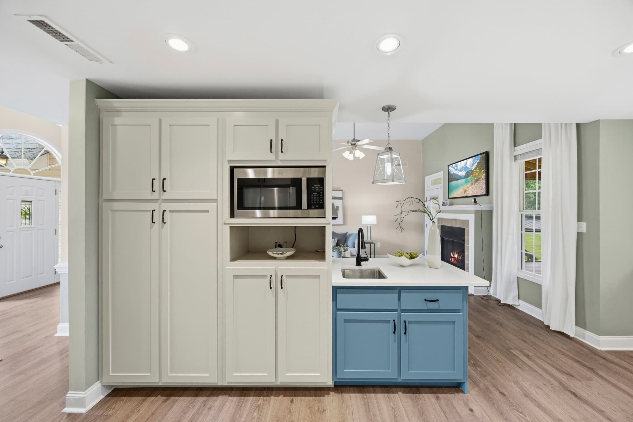 Monroe House: 2801 Sweetgrass Ln