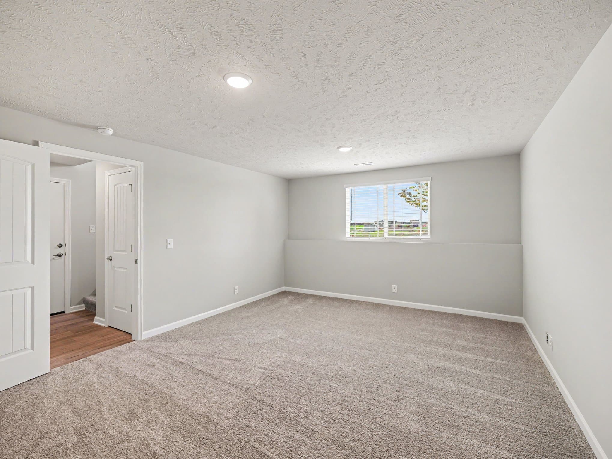 Elkhorn House: 18616 Mary St