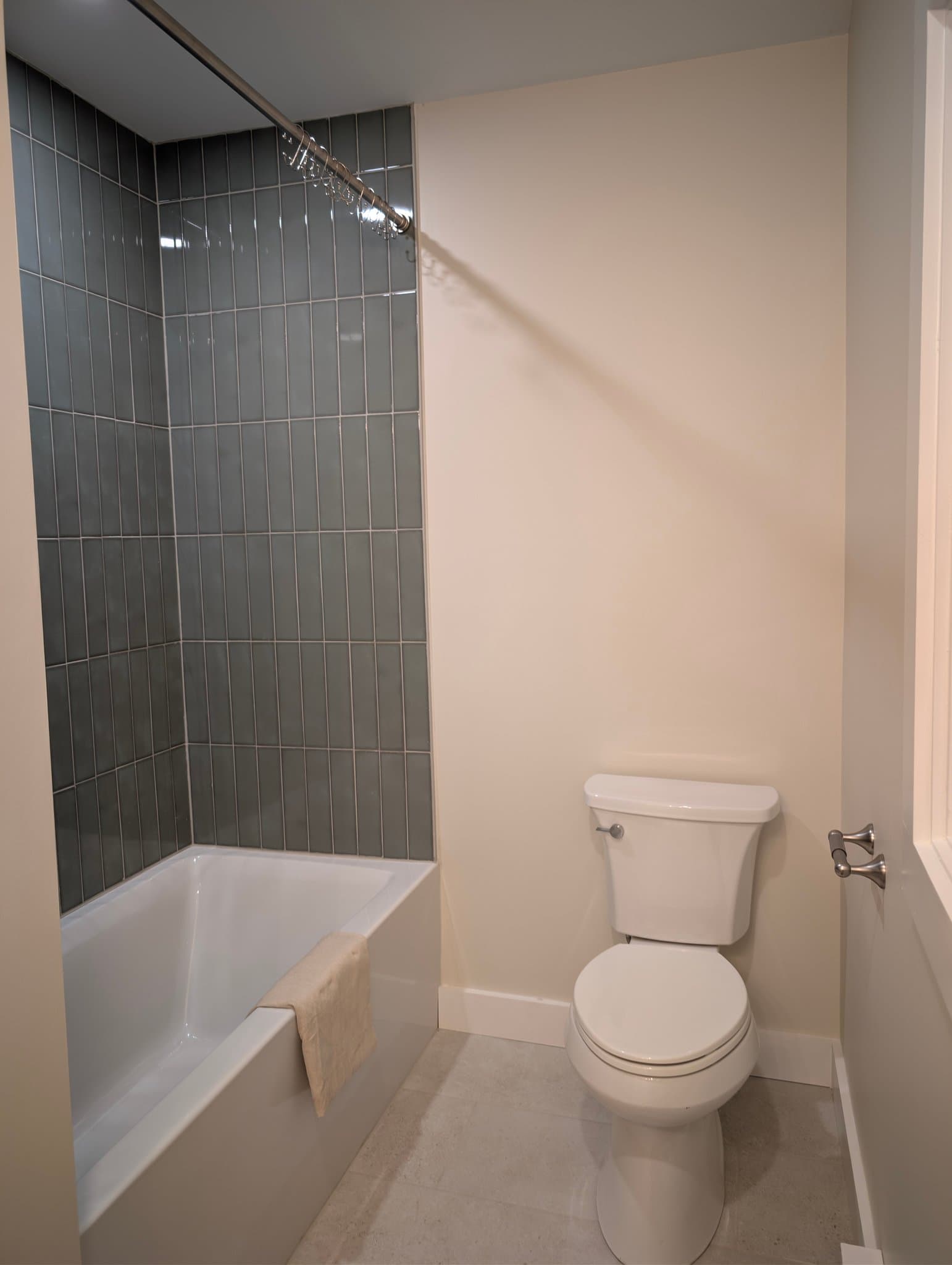 Pelham Apartment: 39 Dutton Rd