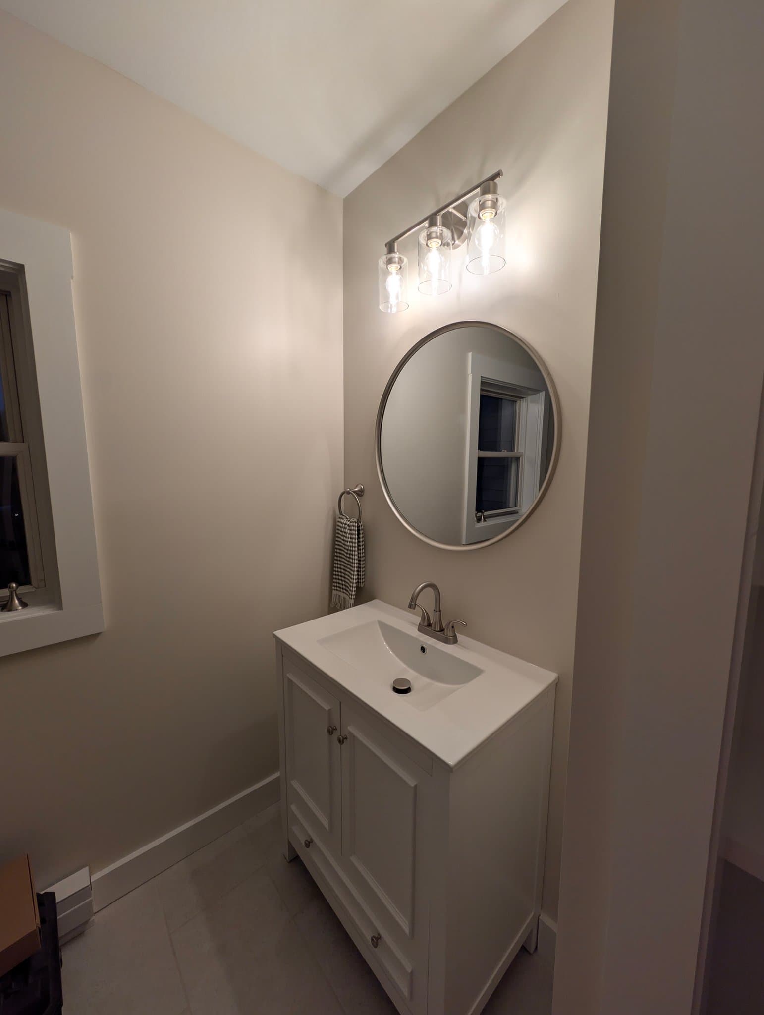Pelham Apartment: 39 Dutton Rd