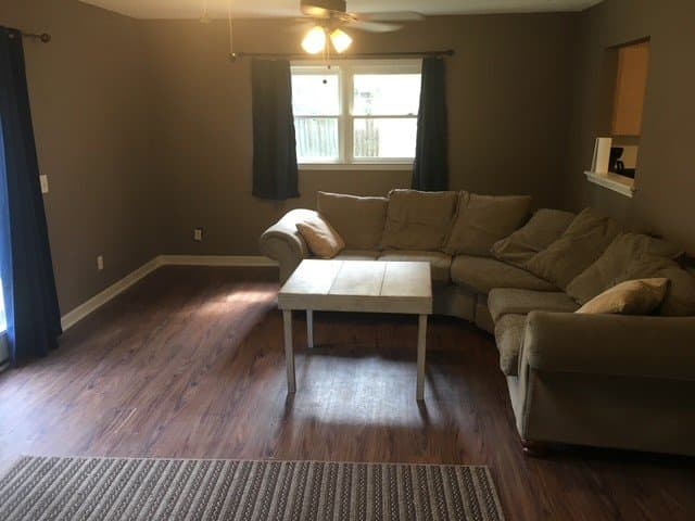 Savannah House: 310 Sharondale Rd