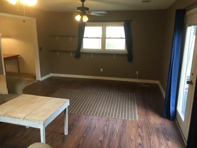 Savannah House: 310 Sharondale Rd