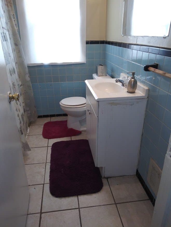 Detroit House: 19767 Blackstone St