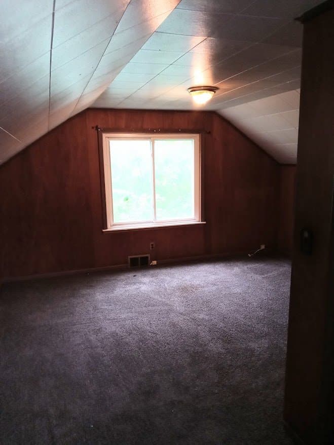 Detroit House: 19767 Blackstone St