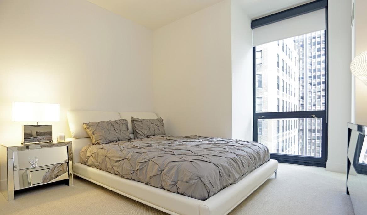 Chicago Apartment: 84 E. Lake St