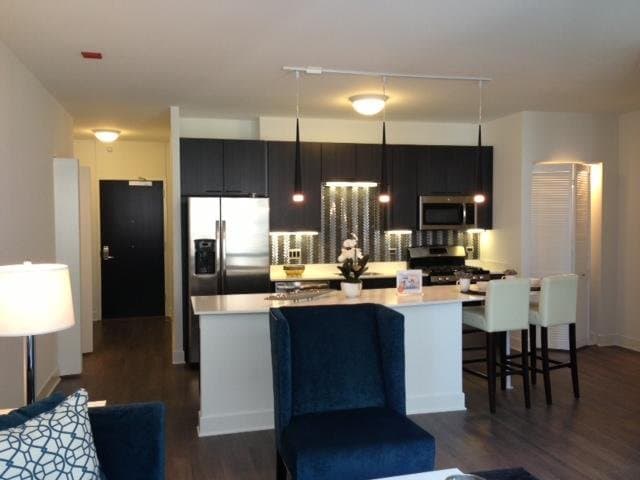 Chicago Apartment: 84 E. Lake St