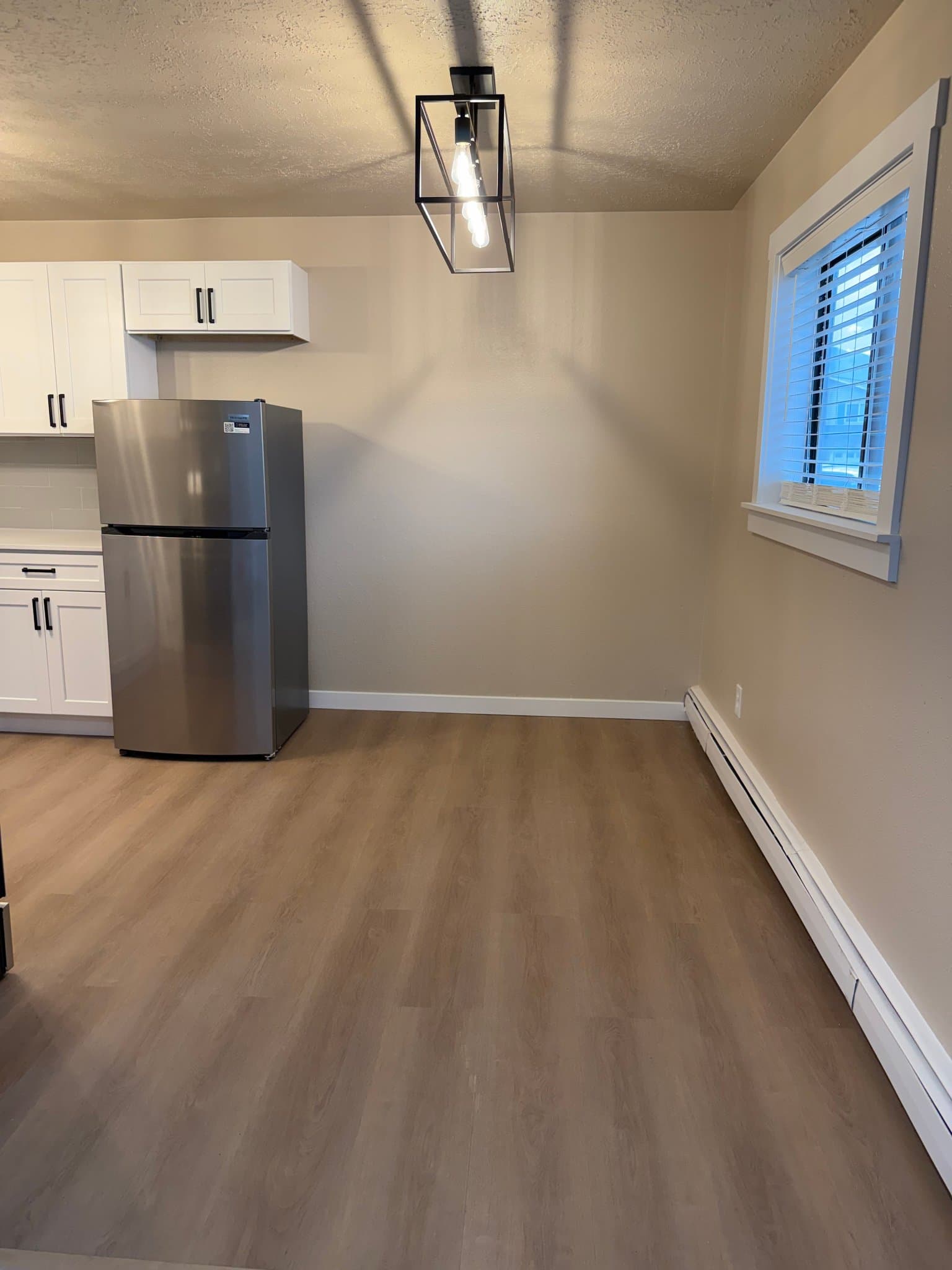 Springville Single Room: 647 Swenson Ave