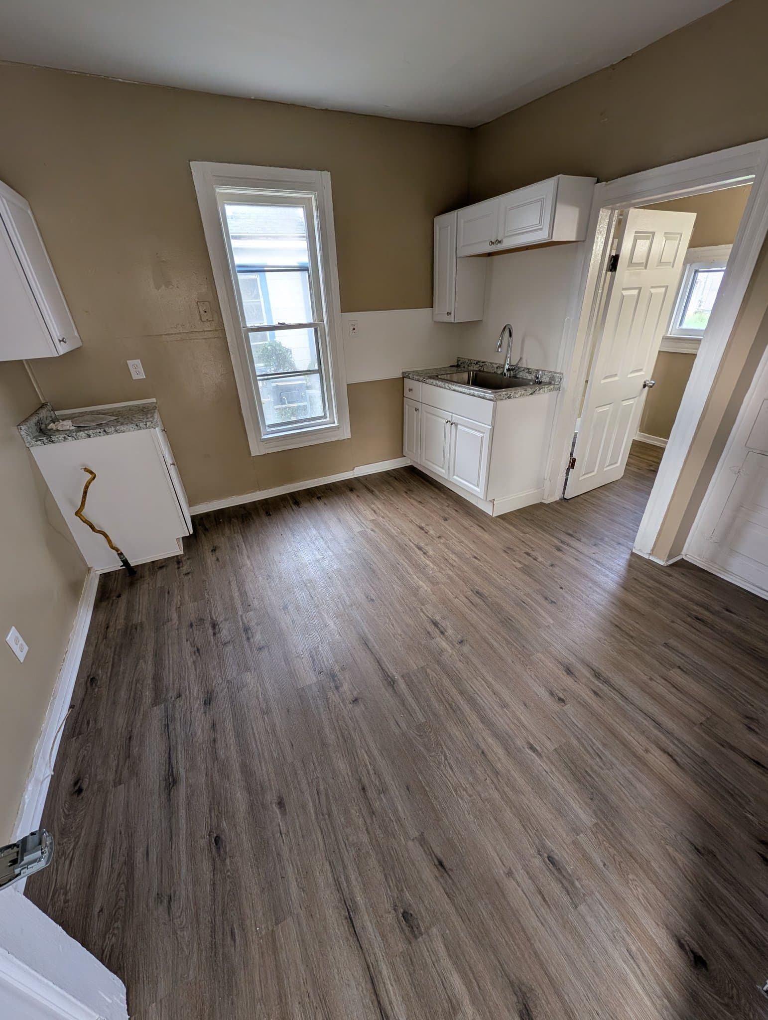 Lorain House: 601 W 18 St