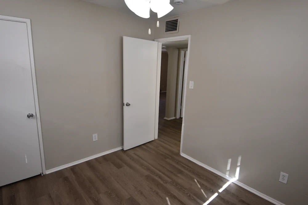 Phoenix House: 8834 N 29th Ave