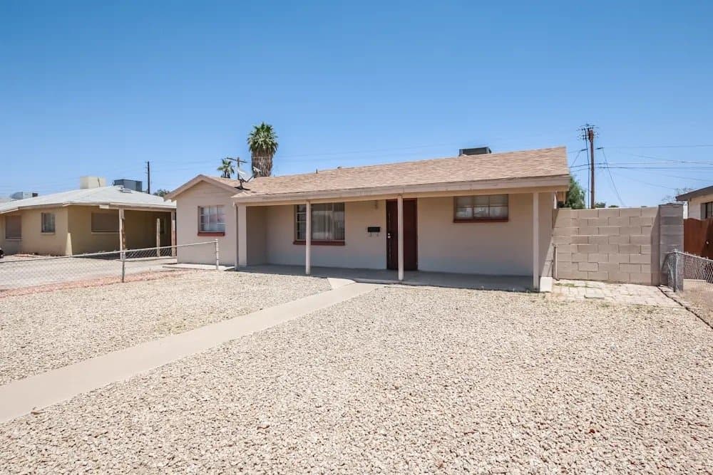 Phoenix House: 8834 N 29th Ave