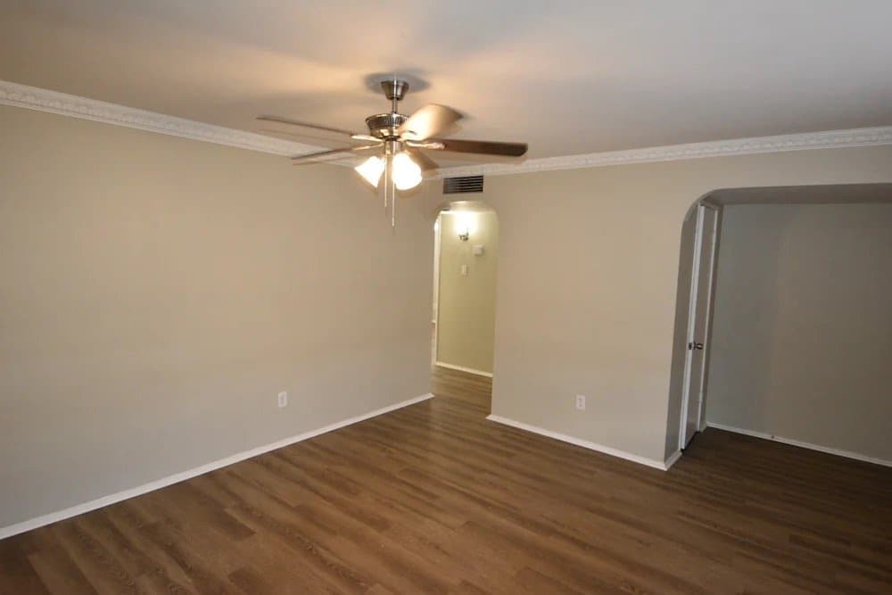 Phoenix House: 8834 N 29th Ave