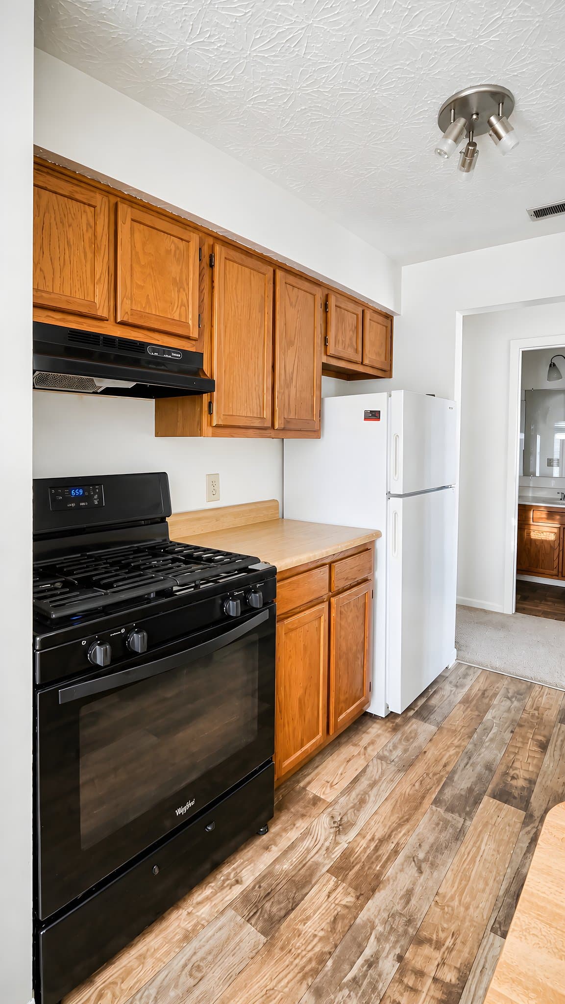 Columbus Condo: 2196 hedgerow Rd.